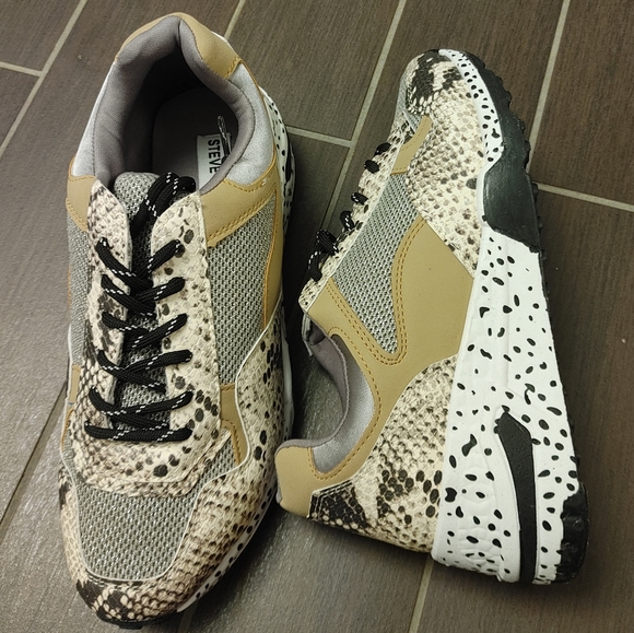 New STEVE MADDEN wedge cliff fashion Sneakers - Picture 2 of 5